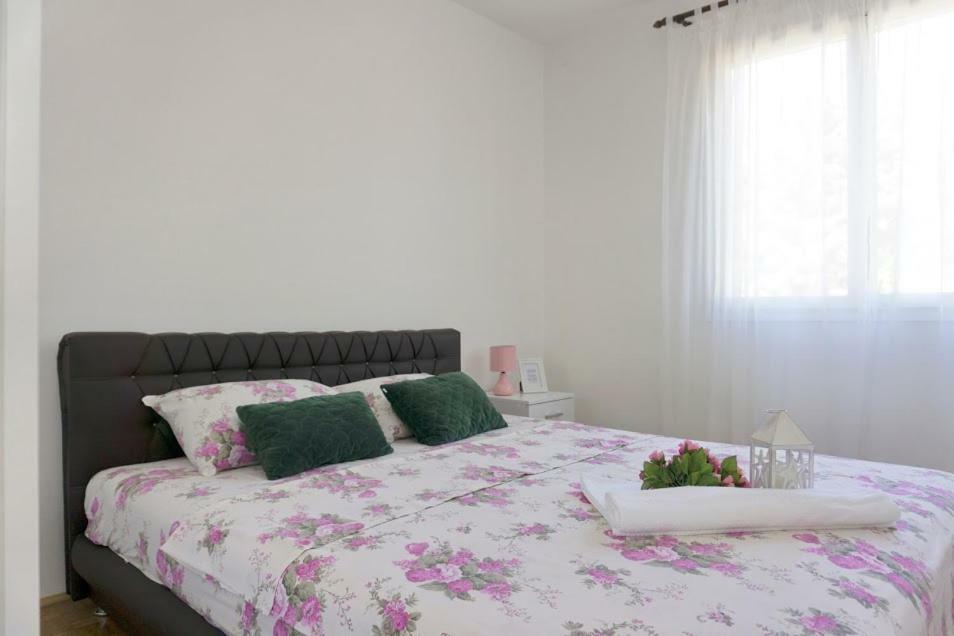 Nina Apartamento Trebinje Exterior foto
